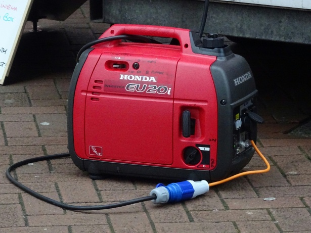 What is the Difference Between an Inverter and a Generator?