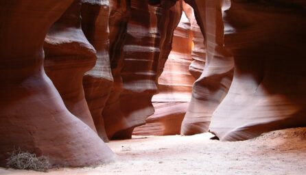 antelope canyon the best time to visit for photographers and tourists